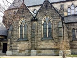 Seitenansicht der Herz Jesu Kirche CYMERA 20140226 125308