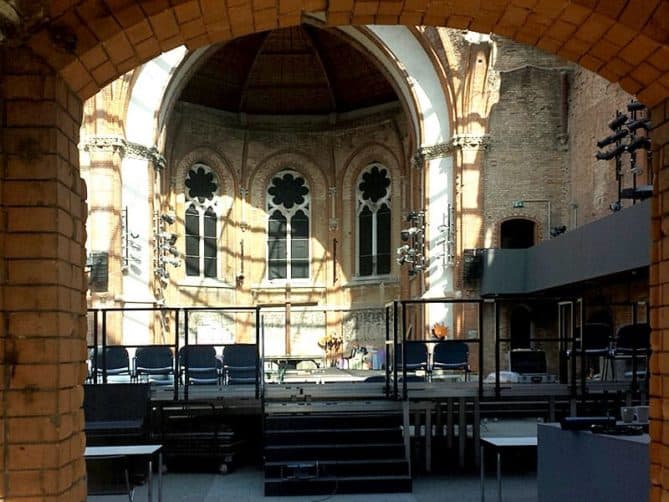 Theaterruine Innenraum CYMERA 20140311 131053