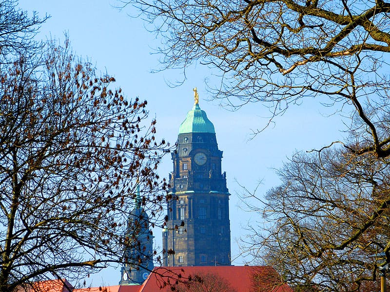 Blick auf das Rathaus Dresden