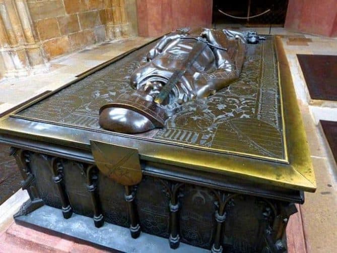 Sarg aus Messing P1190450