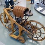 Motorrad aus Holz