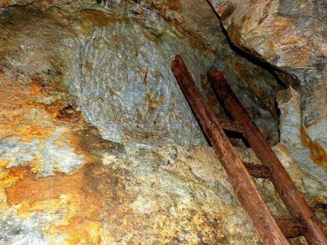 Leiter im Bohrgerät im Aurora Erbstollen P1230401