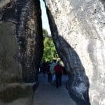 Ausflugsziel Bastei und Felsenburg Neurathen in der Sächsischen Schweiz Durchgang Felsspalte