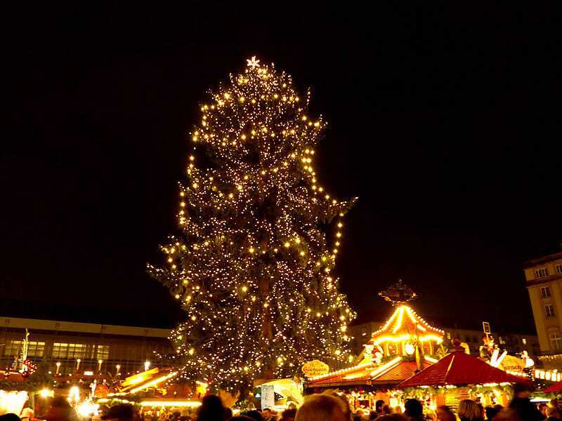 Striezelmarkt Weihnachtsbaum