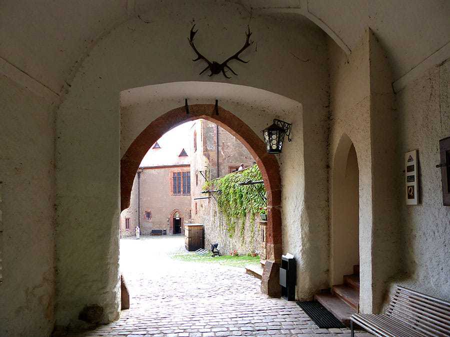 Durchgang zur Burg Kriebstein