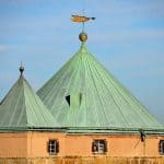 Turm mit Wetterfahne