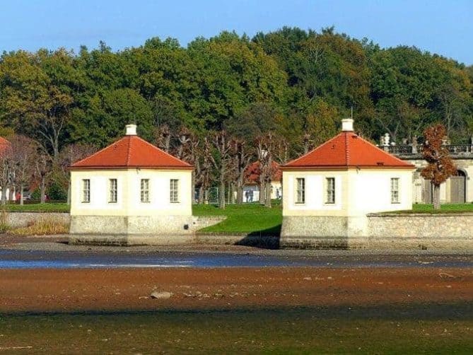 Schloss Moritzburg leerer Teich fischerfest moritzburg 015