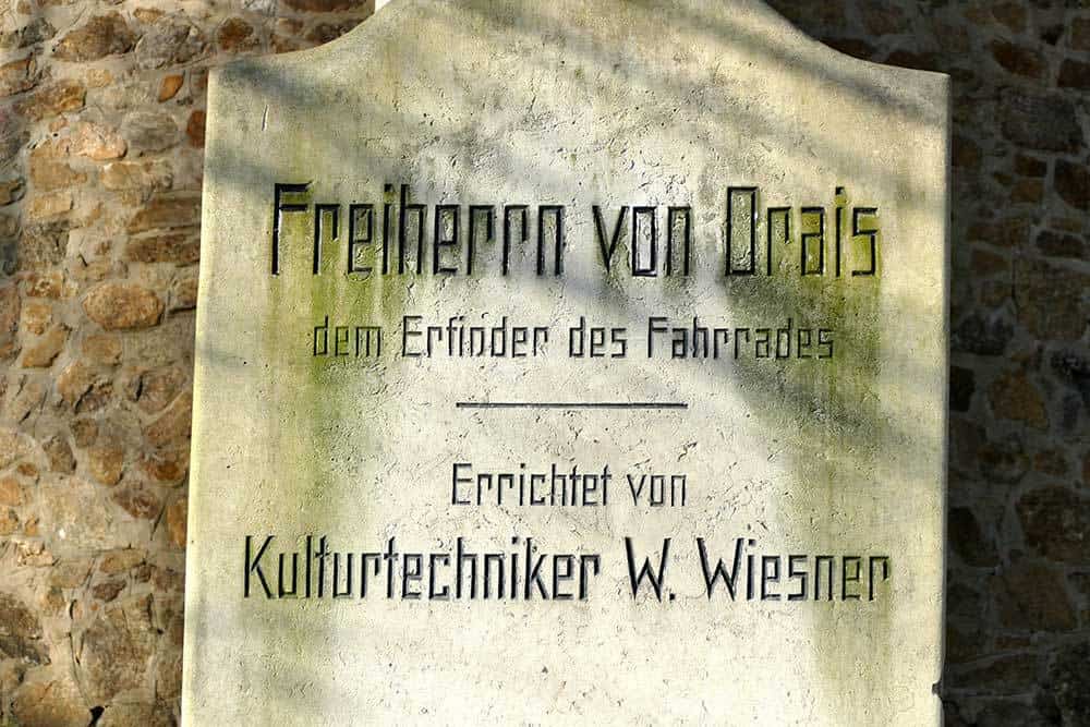 Gedenktafel Freiherr von Orais Erfinder des Fahrrades