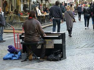 Straßenmusiker Klavier