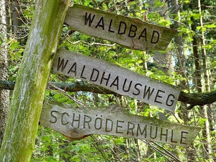 Schilder Waldbad Waldhausweg Mühle Holz