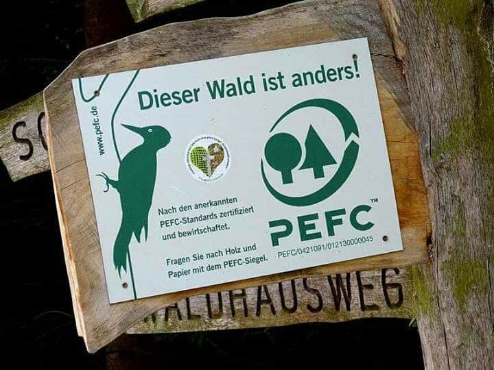 Schild PEFC Umwelt Bewirtschaftung Wald