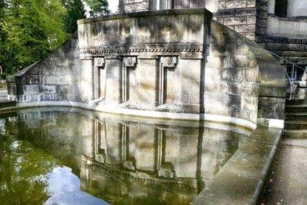 Urnenhain Tolkewitz Krematorium 003