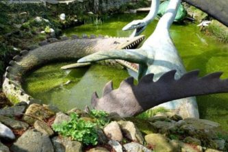 3 Saurier kämpfen im Wasser saurierpark kleinwelka bild 049