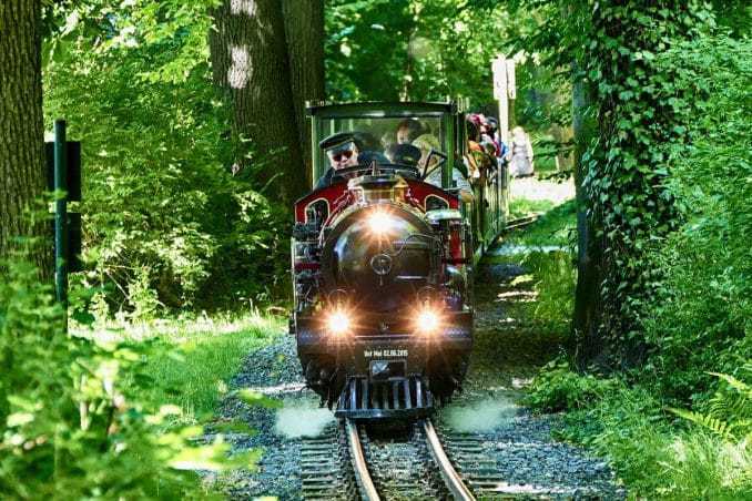 Mit der Parkeisenbahn durch den Großen Garten Dresden