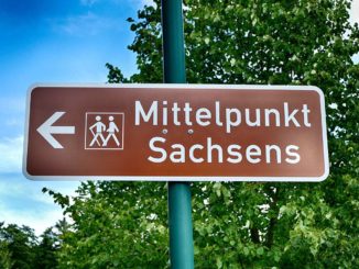 Schild Mittelpunkt Sachsen