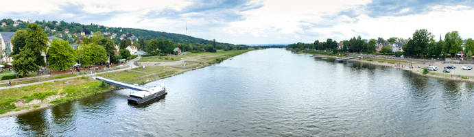 Blick vom Blauen Wunder auf die Elbe