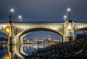 Dresden Brücke mit Blick auf Frauenkirche