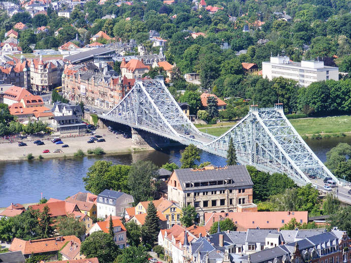 Blaues Wunder / Loschwitzer Brücke, verbindet Blasewitz mit Loschwitz