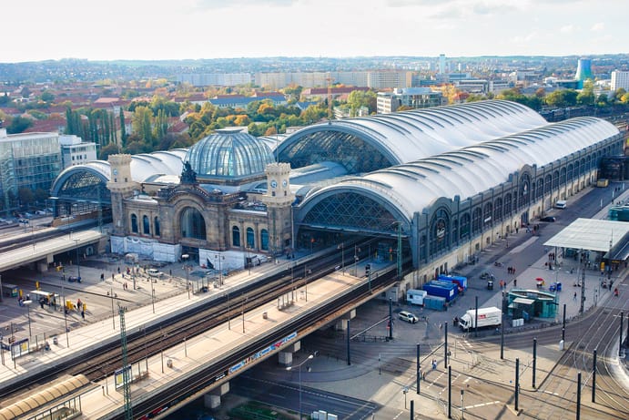 Dresden Hauptbahnhof / Bild: Hullbr3ach CC BY-SA 2.5