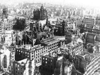 Dresden 1945 nach Luftangriff