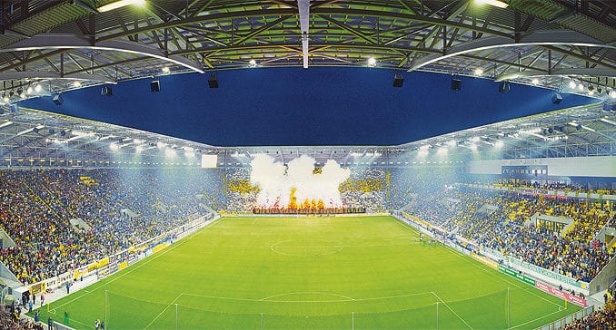 Innenansicht des Rudolf-Harbig-Stadions