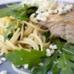 Wildlachs mit Zitronenspaghetti Rucola und Feta I 1 scaled 1