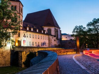 Ein Abstecher nach Halle (Saale): Geschichte, Kultur und ein gutes Bett für die Nacht Halle Saale Blaue Stunde