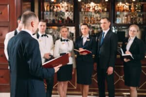 Hotel Team Briefing zum Thema Sicherheit