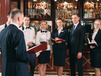 Hotel Team Briefing zum Thema Sicherheit