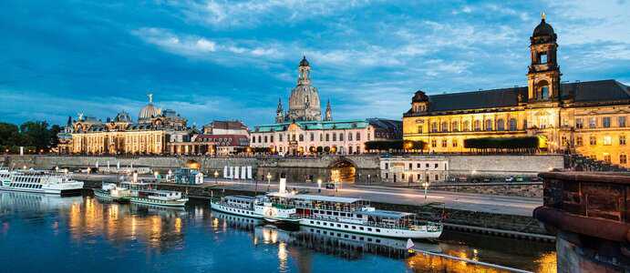 Dresden im Fokus: Warum der richtige Durchblick beim Sightseeing in der Elbflorenz entscheidend ist Dresden Elbufer